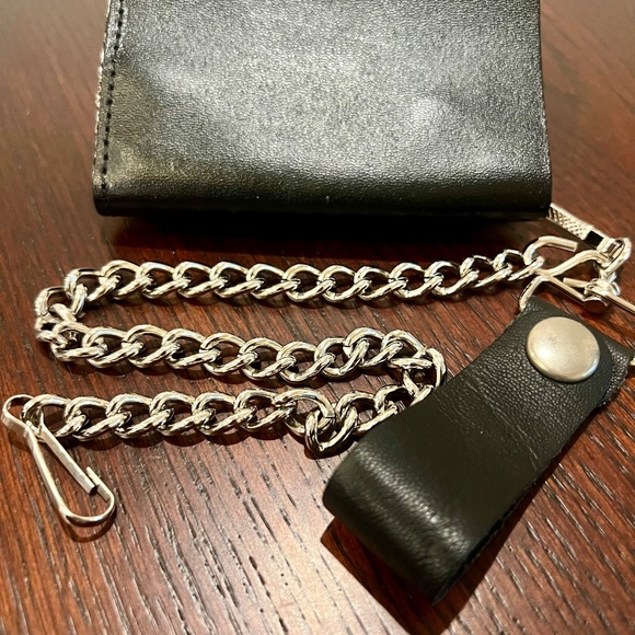 Leather Biker Wallet With Chain Trifold - Dice Screen Print on the Wallet - NEW - Picture 2 of 4